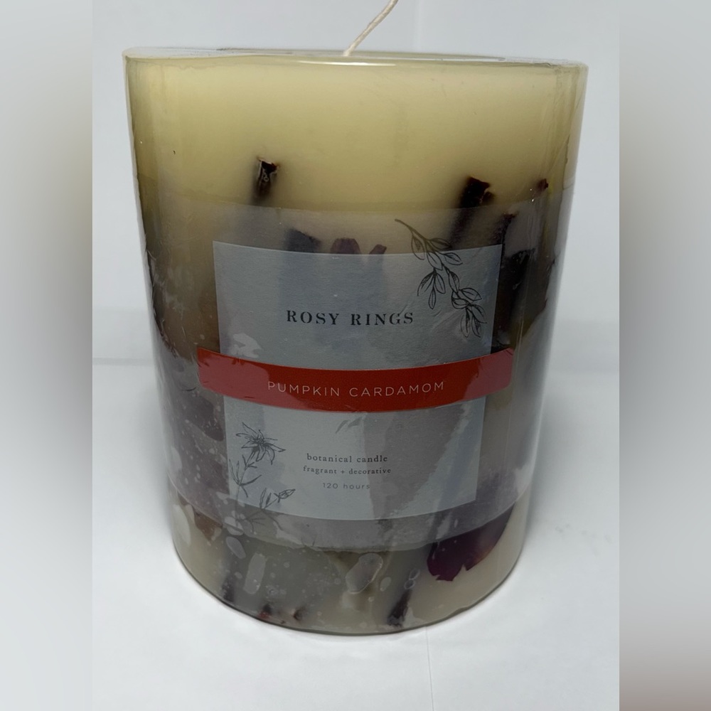 Rosy Rings pumpkin Cardamom 120 hrs. Candle, new, retail $120